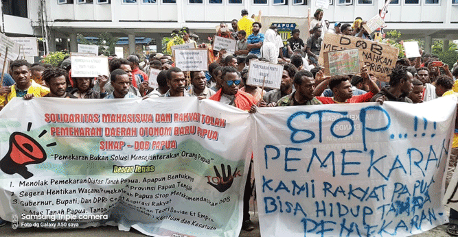 Demo-mahasiswa-tolak-pemekaran-koreri